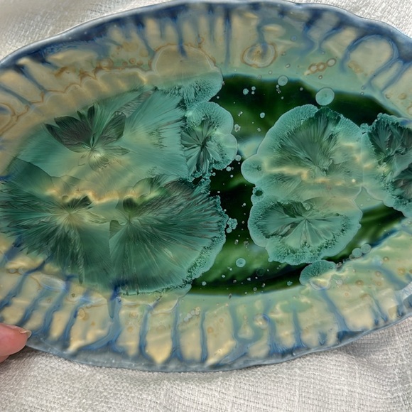 Edgecomb Potters Maine Studio 10” by 6 3/4 " Pottery Dish Green Blue Colors - Picture 6 of 11